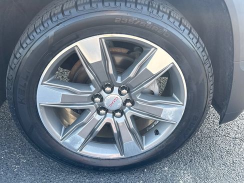 Used 2018 GMC Acadia SLT w/ LPO, Floor Liner Package FWD image 8