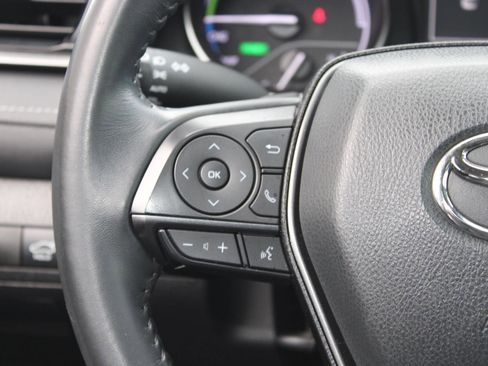 Used 2022 Toyota Camry SE image 25