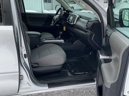 Used 2019 Toyota Tacoma SR5 image 16