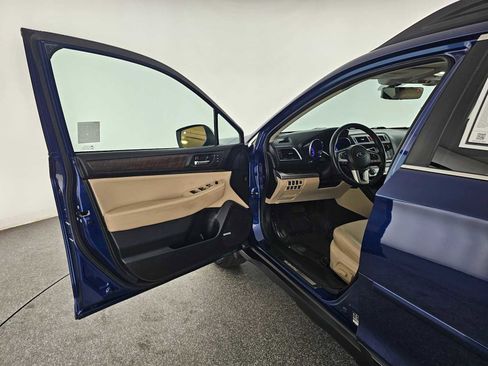 Used 2017 Subaru Outback 2.5i Limited image 19