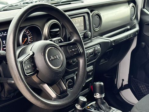 Used 2018 Jeep Wrangler Unlimited Sport AWD/4WD image 19