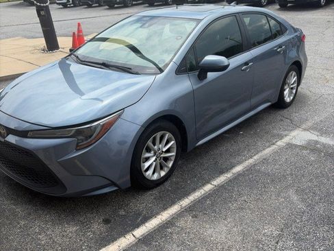 Used 2020 Toyota Corolla LE w/ LE Premium Package FWD image 3