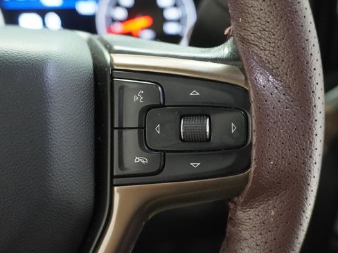 Used 2020 Chevrolet Silverado 1500 High Country w/ Technology Package AWD/4WD image 21