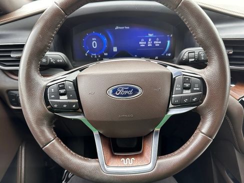 Certified 2022 Ford Explorer King Ranch w/ Class IV Trailer Tow Package AWD/4WD image 31