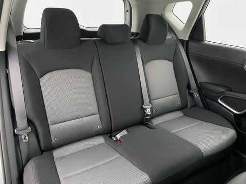 Used 2025 Kia Soul LX w/ LX Technology Package FWD image 14