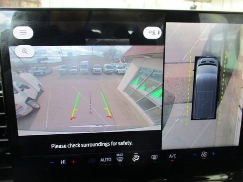 Used 2023 Ford Transit 350 XLT image 18