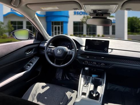 Certified 2025 Honda Accord SE image 32