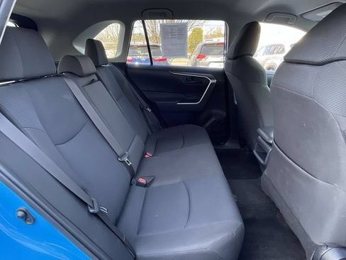 Used 2019 Toyota RAV4 LE w/ Carpet Mat Package AWD/4WD image 20