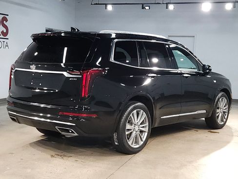 Used 2024 Cadillac XT6 Premium Luxury image 7