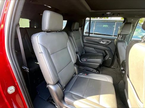 Used 2021 Chevrolet Suburban LT w/ LT Signature Package image 25