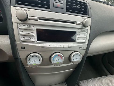 Used 2011 Toyota Camry SE image 16