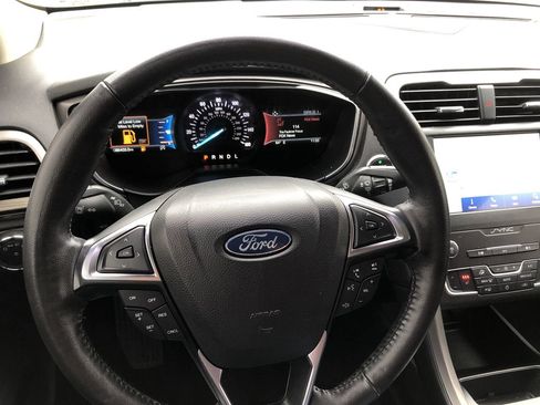 Used 2020 Ford Fusion SEL image 14