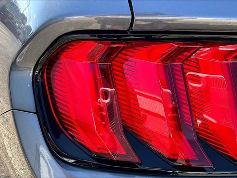 Used 2021 Ford Mustang Coupe RWD image 31