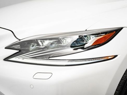 Used 2019 Lexus LS 500 AWD w/ Interior Upgrade Package image 16