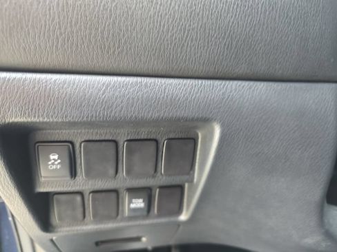 Used 2015 Nissan Pathfinder S AWD/4WD image 27