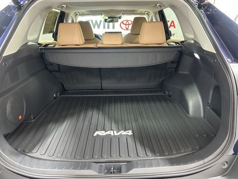 Used 2025 Toyota RAV4 XLE Premium image 17
