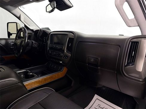 Used 2019 Chevrolet Silverado 2500 High Country image 27