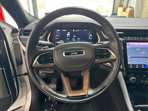 Used 2022 Jeep Grand Cherokee Summit AWD/4WD image 17