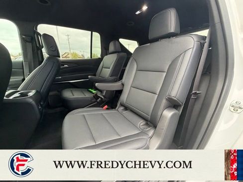 Used 2025 Chevrolet Traverse LT FWD image 31