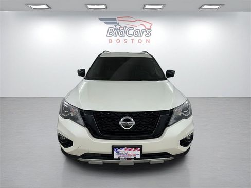 Used 2020 Nissan Pathfinder SL image 2