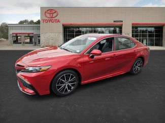 Certified 2021 Toyota Camry SE image 1