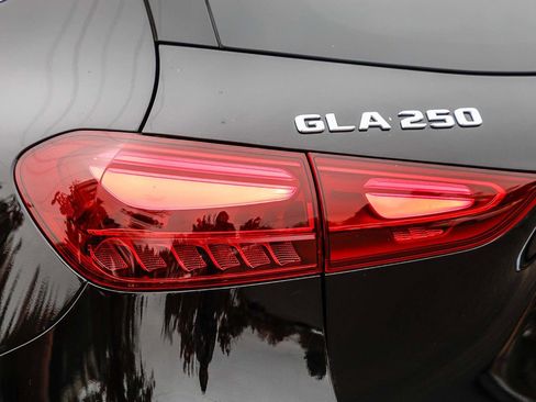 Certified 2026 Mercedes-Benz GLA 250 image 8