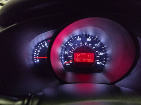 Used 2016 Kia Soul FWD image 15