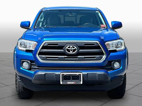 Used 2016 Toyota Tacoma SR5 w/ SR5 Appearance Package (SN) AWD/4WD image 4