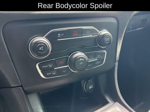 Used 2015 Dodge Charger SE w/ Sport Appearance Group image 9