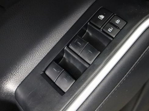 Used 2023 Toyota Highlander XLE FWD image 20