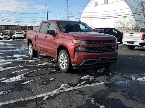 Used 2020 Chevrolet Silverado 1500 Custom w/ Custom Value Package image 2