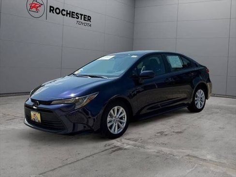 Used 2025 Toyota Corolla LE w/ LE Premium Package FWD image 97