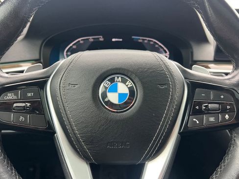 Used 2020 BMW 530e w/ Convenience Package image 26