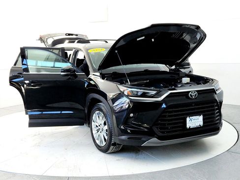 Used 2024 Toyota Grand Highlander Platinum image 9