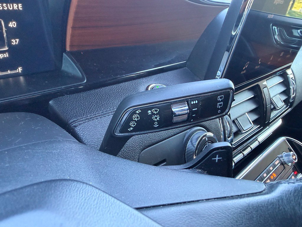 Used 2018 Lincoln Navigator L Select w/ Technology Package AWD/4WD image 17