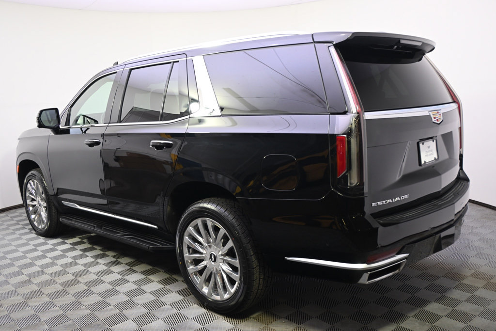Used 2023 Cadillac Escalade Premium Luxury AWD/4WD image 3