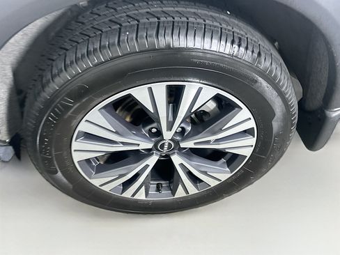 Used 2023 Nissan Rogue SV AWD/4WD image 11