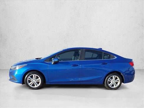 Used 2016 Chevrolet Cruze LT w/ Sun And Sound Package FWD image 2
