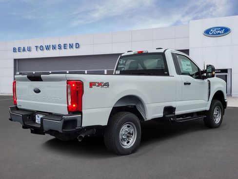 New 2026 Ford F250 XL w/ FX4 Off-Road Package image 4