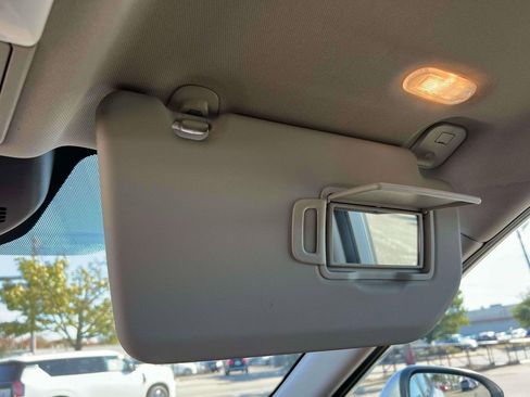 Used 2022 Nissan Rogue SL image 33