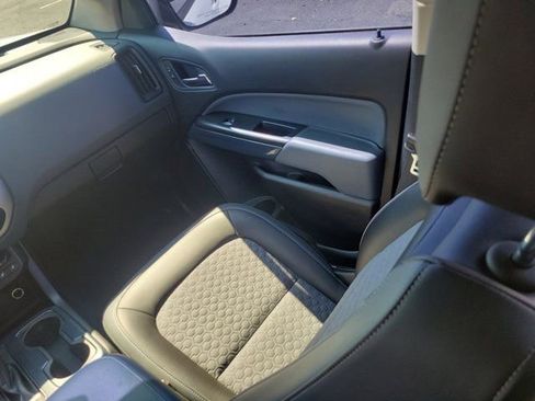 Used 2019 Chevrolet Colorado Z71 image 4