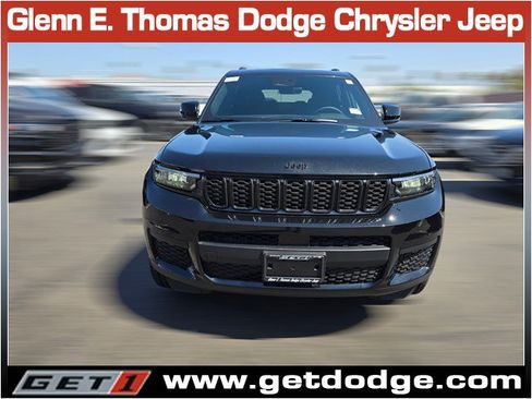 New 2025 Jeep Grand Cherokee L Laredo image 2