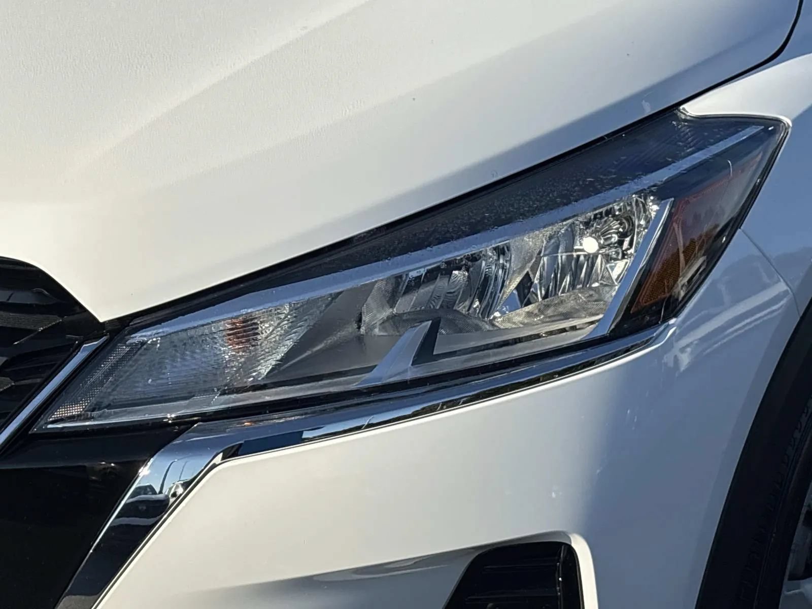 Used 2024 Nissan Kicks S FWD image 9