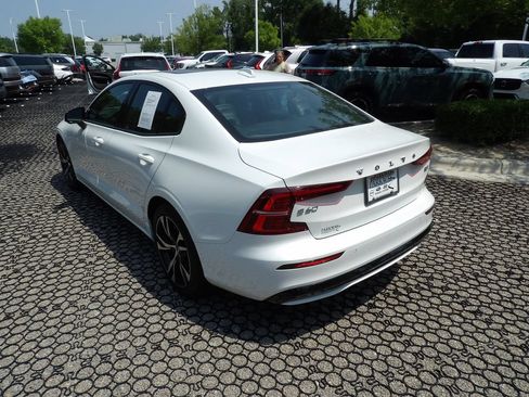 Certified 2025 Volvo S60 B5 Core FWD image 9