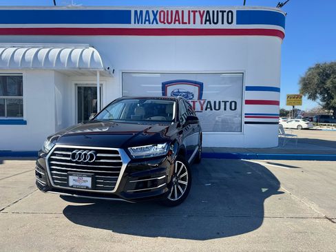 Used 2018 Audi Q7 3.0T Prestige w/ Prestige Package image 2