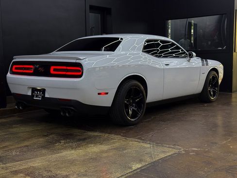Used 2015 Dodge Challenger R/T w/ Quick Order Package 22B R/T image 9