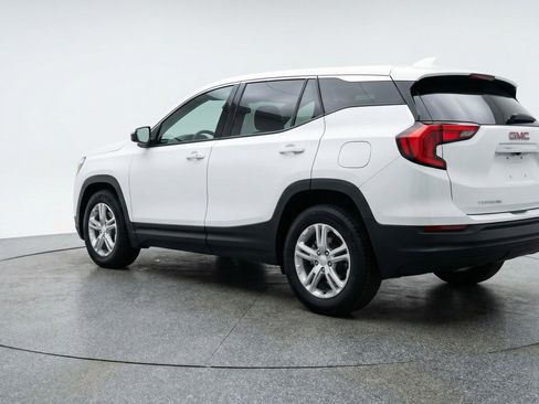 Used 2024 GMC Terrain SLE image 6