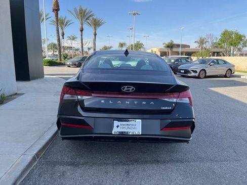 New 2026 Hyundai Elantra Limited image 27