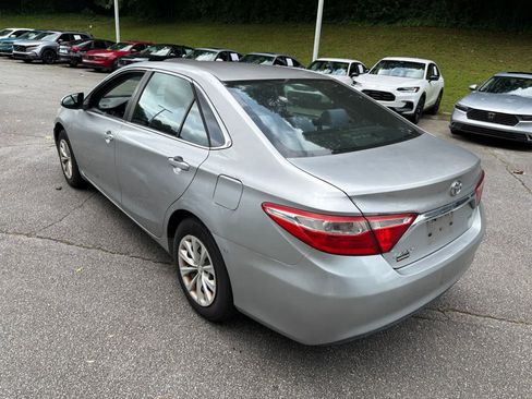 Used 2015 Toyota Camry LE FWD image 9