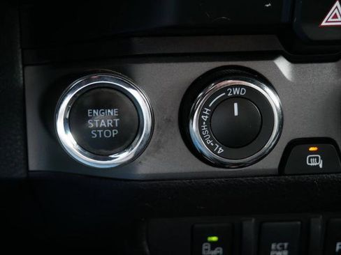 Certified 2021 Toyota Tacoma TRD Off-Road w/ Technology Package AWD/4WD image 25